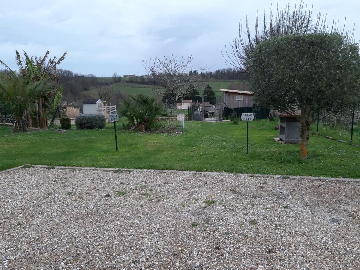 Gite Les Deux Meules Sainte-Colombe (Gironde) Exterior foto