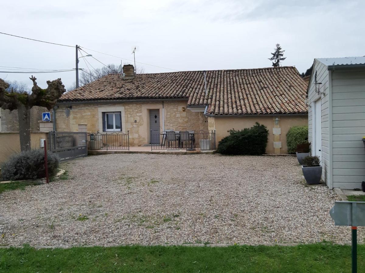 Gite Les Deux Meules Sainte-Colombe (Gironde) Exterior foto